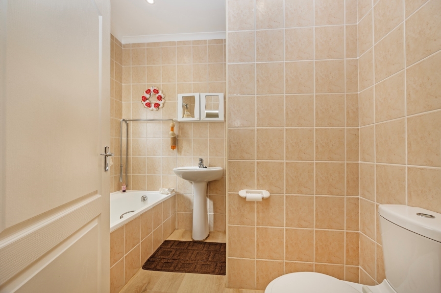 2 Bedroom Property for Sale in Protea Heights Western Cape